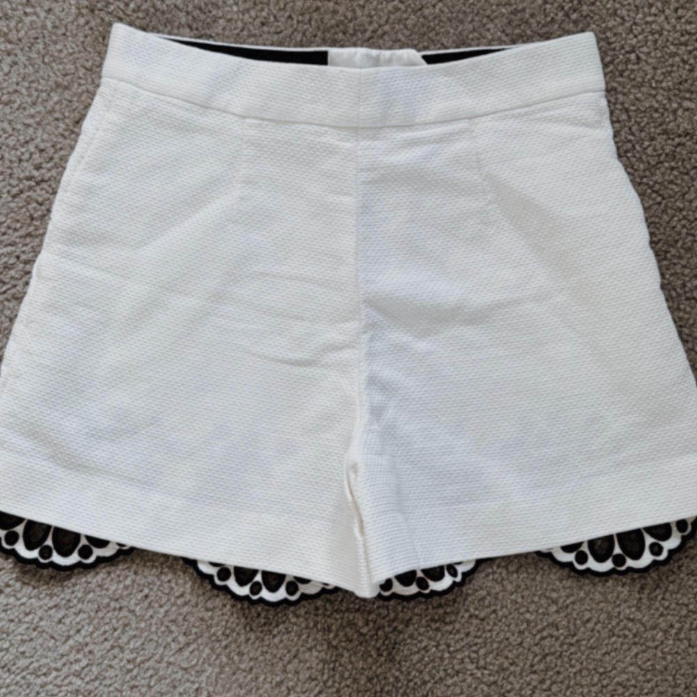 Emilio Pucci Shorts In White/Black - Picture 10 of 13
